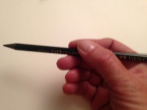 Comment tenir son crayon quand on débute