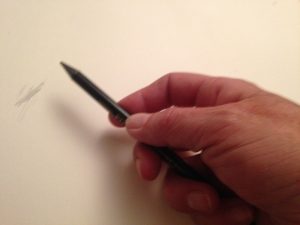 Comment tenir son crayon quand on débute