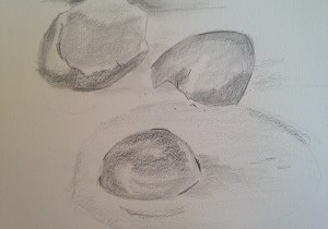 dessin d’un œuf et de sa coquille avec ombrage et estompe