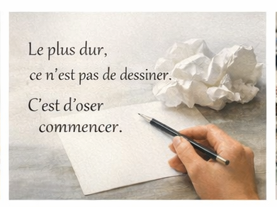 Feuille blanche et crayon avant de commencer à dessiner